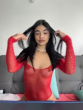 Snapshot of Bella_Smithe chatting on April 28, 3:39 pm Bella Smithe online show from April 28, 3:39 pm