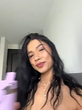 Snapshot of Bella_Smithe chatting on June 18, 4:33 pm Bella Smithe online show from June 18, 4:33 pm