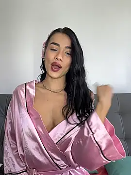 Snapshot of Bella_Smithe chatting on June 24, 5:56 pm Bella Smithe online show from June 24, 5:56 pm