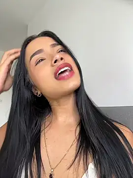 Snapshot of Bella_Smithe chatting on June 30, 5:47 pm Bella Smithe online show from June 30, 5:47 pm