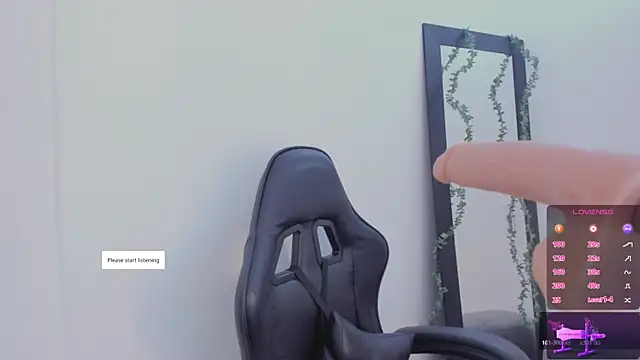 Snapshot of Kloeraize chatting on March 31, 12:34 am Kloeraize online show from March 31, 12:34 am