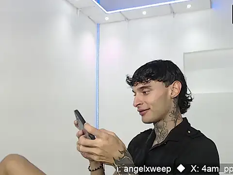 yourxcyberxangel online show from March 22, 2:15 am