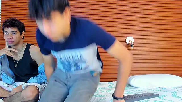 Snapshot of peakk_twiinns chatting on March 5, 11:17 am peakk twiinns online show from March 5, 11:17 am