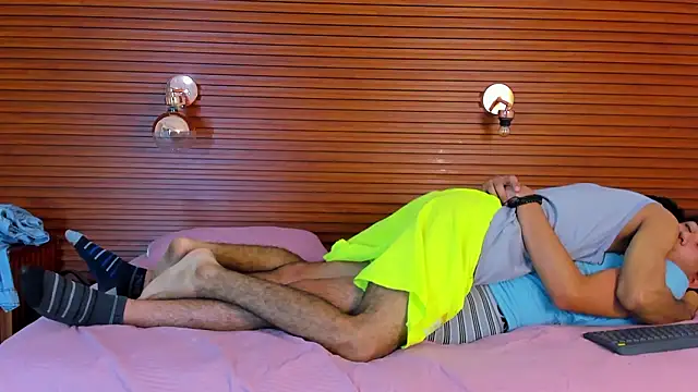 Snapshot of peakk_twiinns chatting on March 12, 11:49 am peakk twiinns online show from March 12, 11:49 am