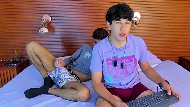 Snapshot of peakk_twiinns chatting on March 18, 11:46 am peakk twiinns online show from March 18, 11:46 am