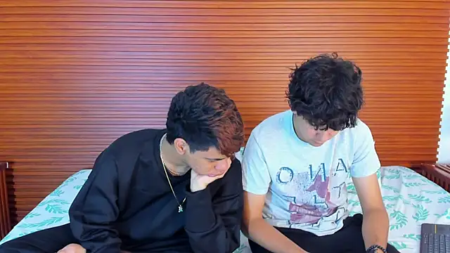 Snapshot of peakk_twiinns chatting on March 28, 12:16 pm peakk twiinns online show from March 28, 12:16 pm