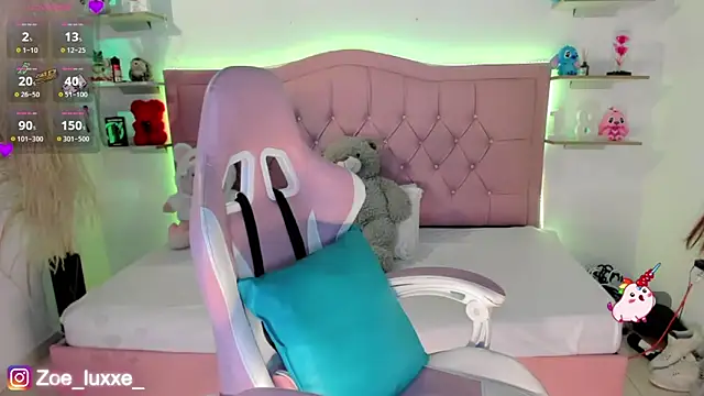 Snapshot of Zoe_Luxxe_ chatting on March 26, 9:09 pm Zoe Luxxe online show from March 26, 9:09 pm