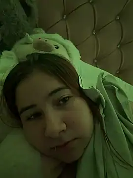 Snapshot of Zoe_Luxxe_ chatting on April 25, 11:24 pm Zoe Luxxe online show from April 25, 11:24 pm