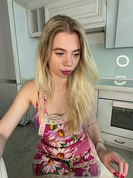 BellaSuns online show from May 10, 11:21 pm