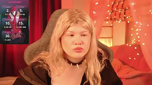 Snapshot of LilithNlsn chatting on March 4, 8:42 am LilithNlsn online show from March 4, 8:42 am