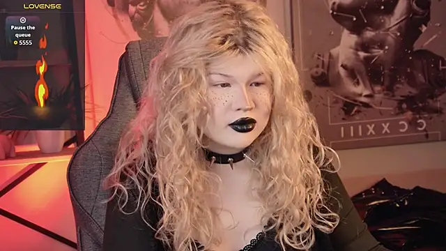 Snapshot of LilithNlsn chatting on March 26, 9:20 pm LilithNlsn online show from March 26, 9:20 pm