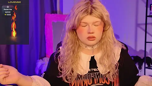 Snapshot of LilithNlsn chatting on March 27, 9:36 pm LilithNlsn online show from March 27, 9:36 pm