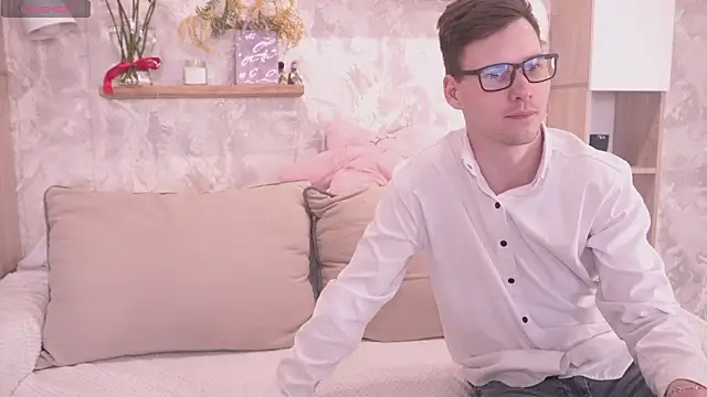 Snapshot of Magic_Pasha chatting on March 15, 11:05 am Magic Pasha online show from March 15, 11:05 am