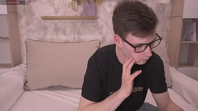 Snapshot of Magic_Pasha chatting on April 3, 5:00 pm Magic Pasha online show from April 3, 5:00 pm