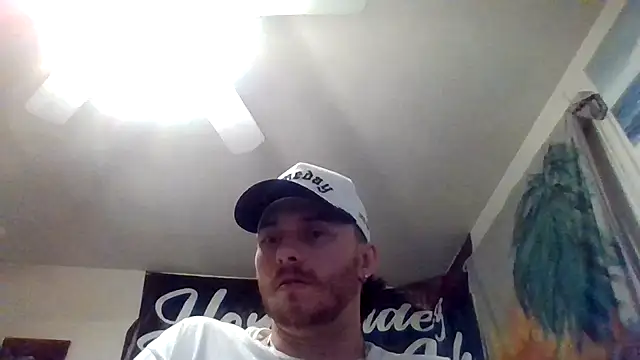 Snapshot of TallHungandCloudy69 chatting on March 17, 11:02 am TallHungandCloudy69 online show from March 17, 11:02 am