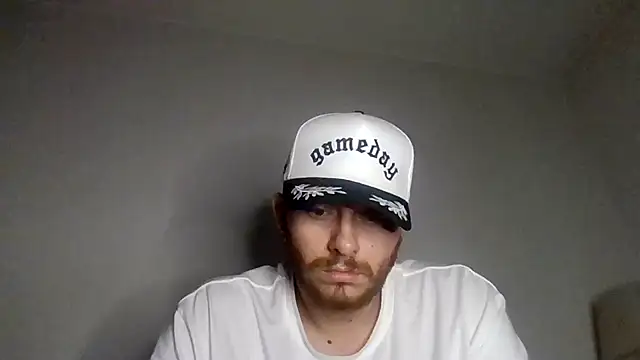 Snapshot of TallHungandCloudy69 chatting on April 1, 6:25 am TallHungandCloudy69 online show from April 1, 6:25 am