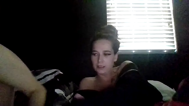 TallHungandCloudy69 online show from May 18, 7:09 pm
