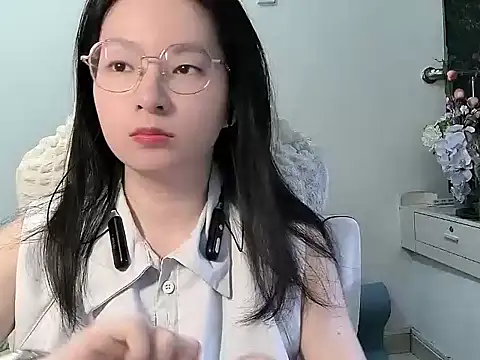 Snapshot of Eeya-36 chatting on March 26, 12:44 pm Eeya-36 online show from March 26, 12:44 pm