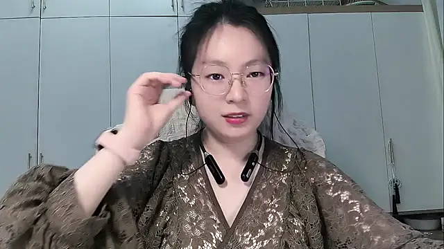 Eeya-36 online show from May 17, 11:28 am