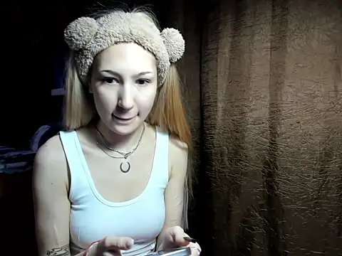 Snapshot of DarkAng3IX chatting on March 7, 3:53 pm DarkAng3IX online show from March 7, 3:53 pm