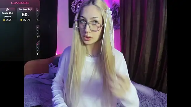 Snapshot of DarkAng3IX chatting on March 16, 5:28 pm DarkAng3IX online show from March 16, 5:28 pm