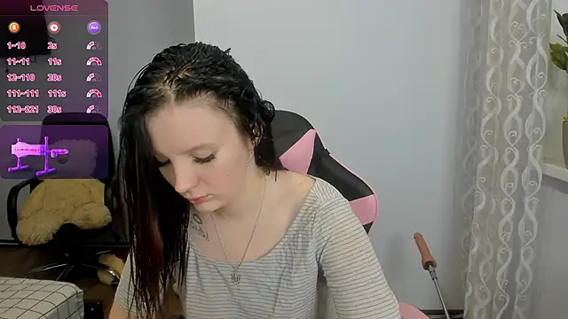 Mary Blu online show from December 11, 3:24 am