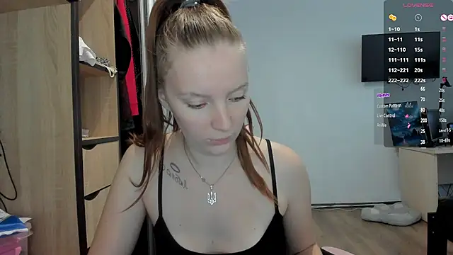 Snapshot of Mary_Blu chatting on September 29, 8:41 am Mary Blu online show from September 29, 8:41 am