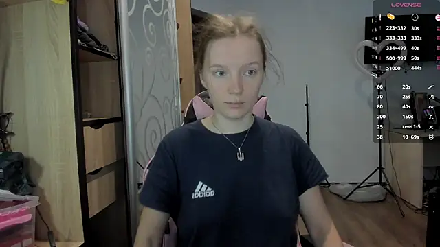 Snapshot of Mary_Blu chatting on October 13, 8:36 am Mary Blu online show from October 13, 8:36 am