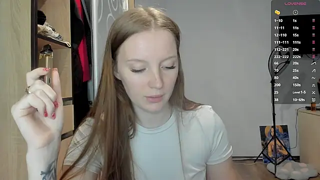 Snapshot of Mary_Blu chatting on October 25, 12:34 pm Mary Blu online show from October 25, 12:34 pm