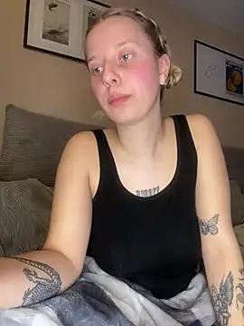 Snapshot of SecretLnkd chatting on March 13, 10:16 pm SecretLnkd online show from March 13, 10:16 pm