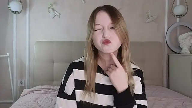 JillHolland online show from April 2, 8:34 am