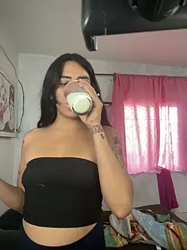 Snapshot of MilagrosAline chatting on April 1, 5:43 pm MilagrosAline online show from April 1, 5:43 pm