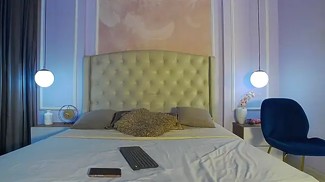 Snapshot of LiaTrainor chatting on March 6, 12:45 pm LiaTrainor online show from March 6, 12:45 pm