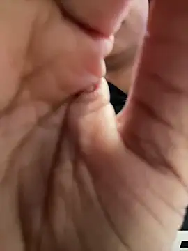 Snapshot of LiaTrainor chatting on March 19, 12:31 pm LiaTrainor online show from March 19, 12:31 pm