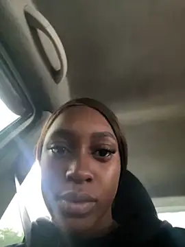 Snapshot of LiaTrainor chatting on March 25, 12:44 pm LiaTrainor online show from March 25, 12:44 pm