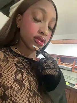 Snapshot of LiaTrainor chatting on March 26, 1:11 am LiaTrainor online show from March 26, 1:11 am