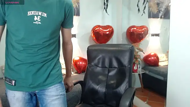 Snapshot of Roccoallegeri chatting on March 12, 11:49 am Roccoallegeri online show from March 12, 11:49 am