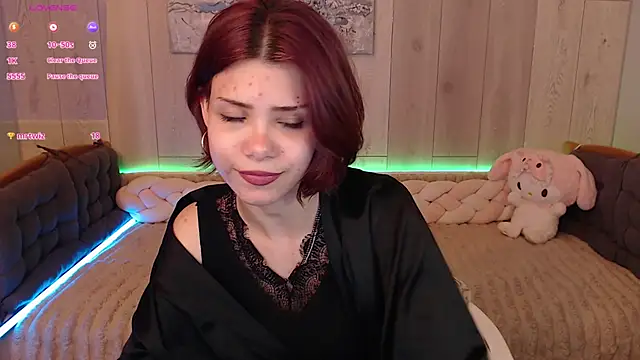 llittle-peachh online show from April 30, 3:18 pm