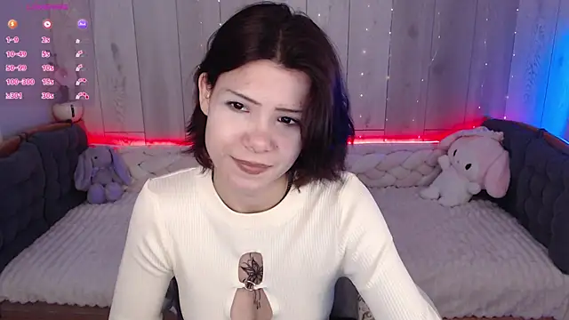 llittle-peachh online show from May 17, 6:44 am