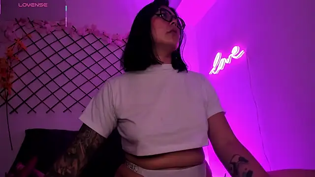 lola xxperience online show from March 18, 12:52 pm