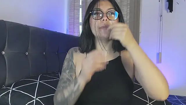 lola xxperience online show from March 27, 2:28 pm