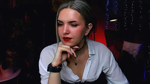 Snapshot of AliceSmite chatting on March 27, 10:48 am AliceSmite online show from March 27, 10:48 am