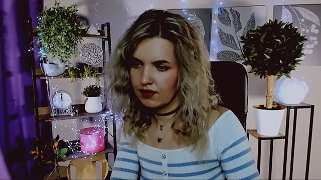 AliceSmite online show from April 12, 1:16 pm