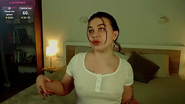 HermioneMoon online show from May 6, 1:05 pm