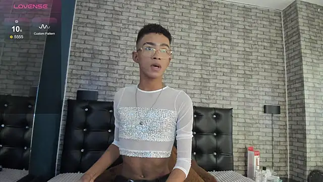 patrick lovee online show from April 4, 7:44 pm