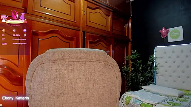 Snapshot of ebony_katterin chatting on March 8, 11:58 am ebony katterin online show from March 8, 11:58 am