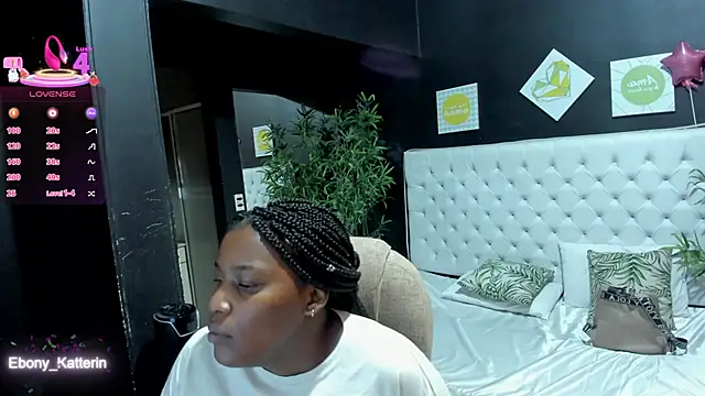Snapshot of ebony_katterin chatting on March 31, 11:10 am ebony katterin online show from March 31, 11:10 am