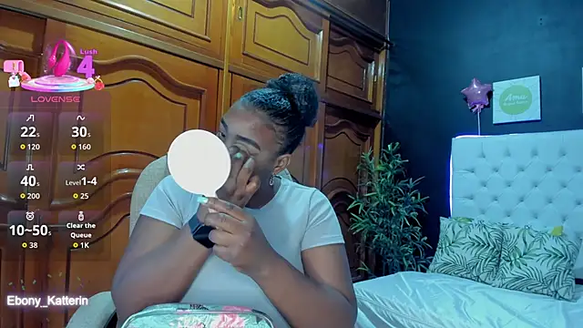 Snapshot of ebony_katterin chatting on April 24, 11:45 am ebony katterin online show from April 24, 11:45 am