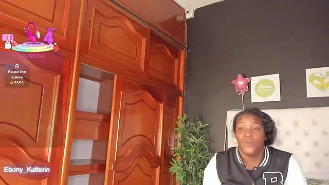 Snapshot of ebony_katterin chatting on May 1, 11:15 am ebony katterin online show from May 1, 11:15 am