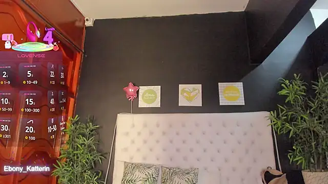 Snapshot of ebony_katterin chatting on May 2, 12:10 pm ebony katterin online show from May 2, 12:10 pm